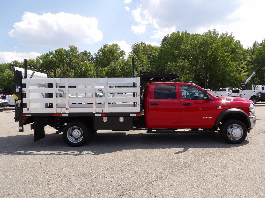 Used 2021 RAM 5500 Tradesman w/ Chrome Appearance Group RWD image 9