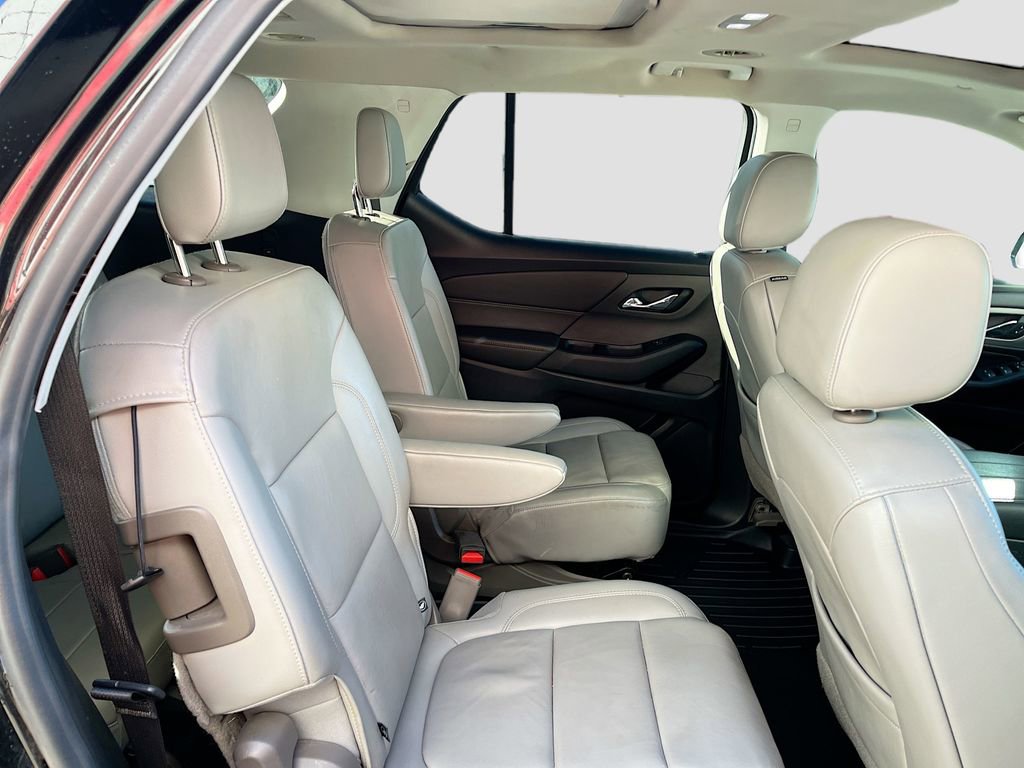 Used 2021 Chevrolet Traverse RS image 30