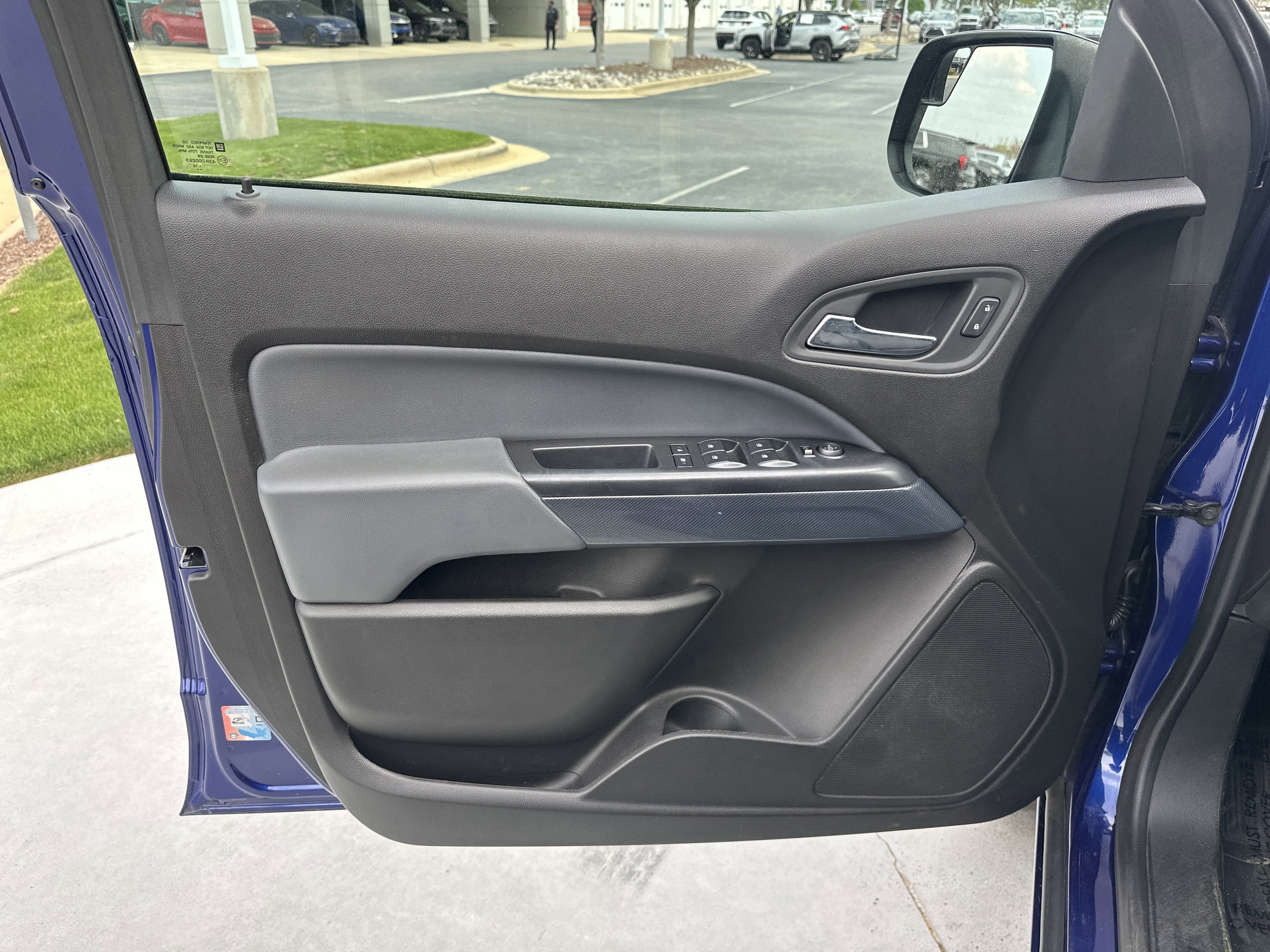 Used 2015 Chevrolet Colorado Z71 image 14