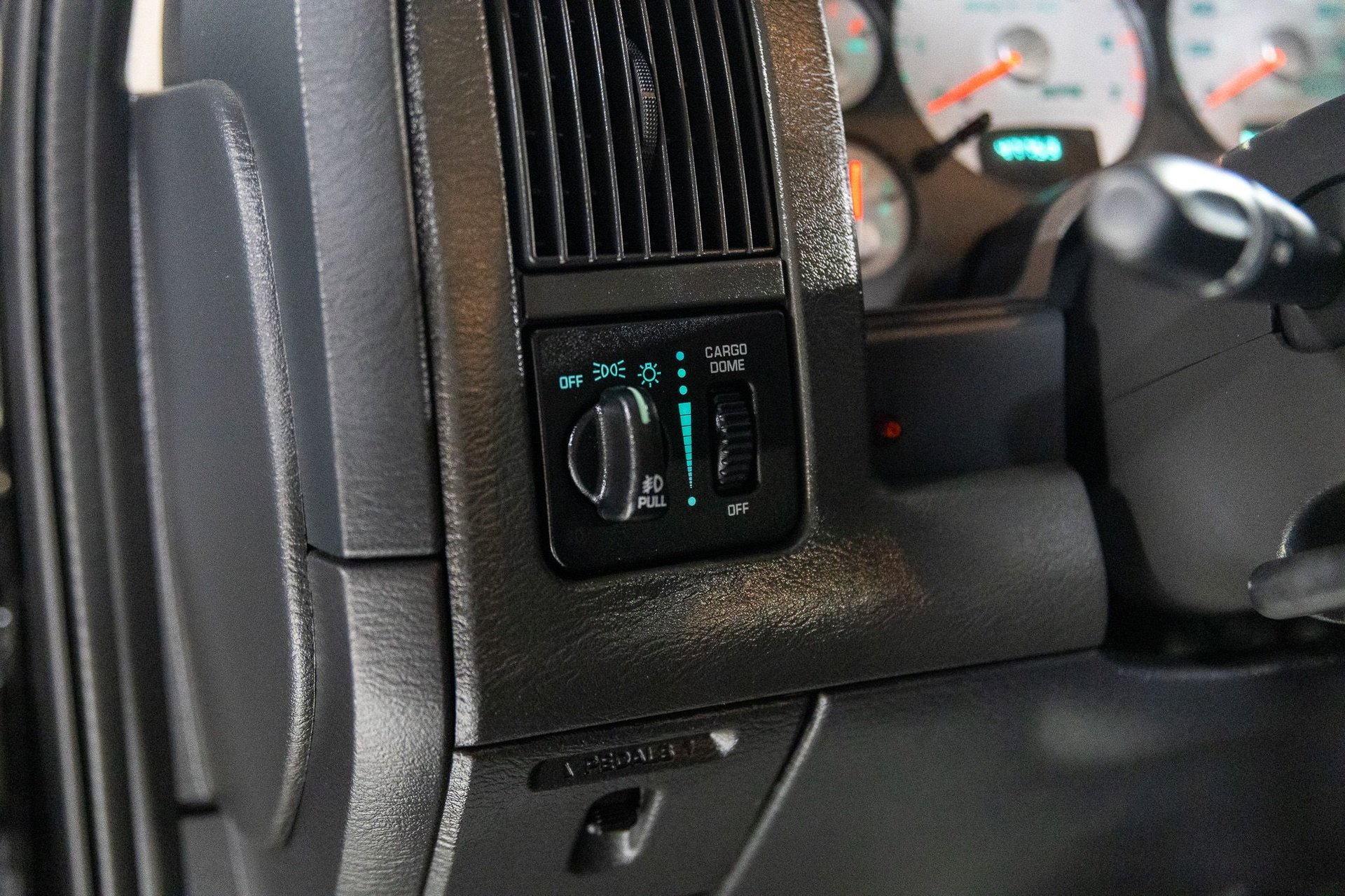 Used 2005 Dodge Ram 1500 Truck 2WD Quad Cab image 29