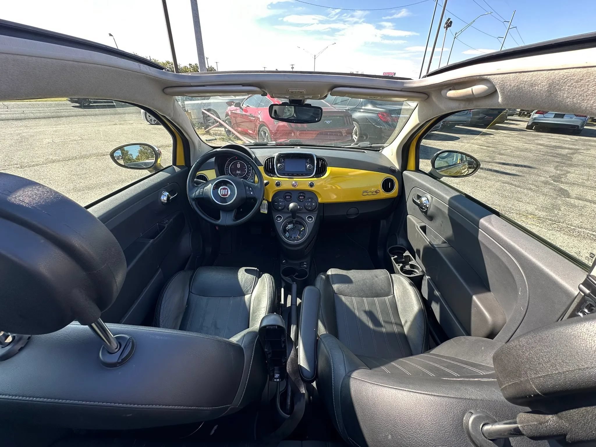 Used 2017 FIAT 500 Lounge FWD image 21