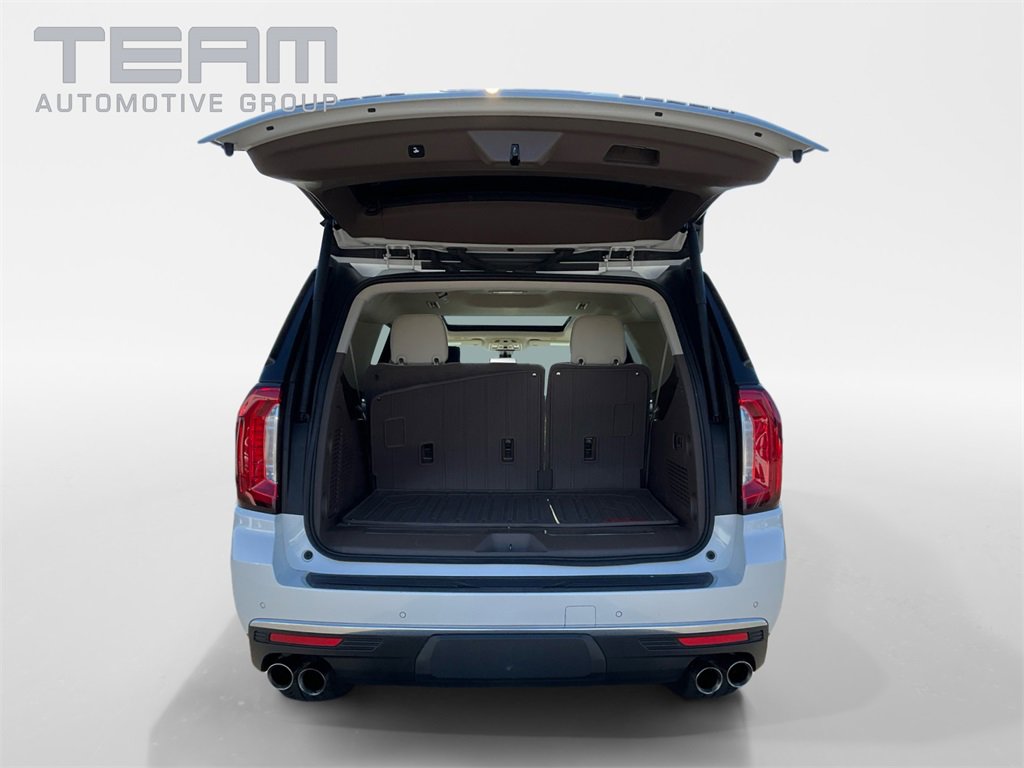 Used 2021 GMC Yukon XL Denali w/ Advanced Technology Package image 12