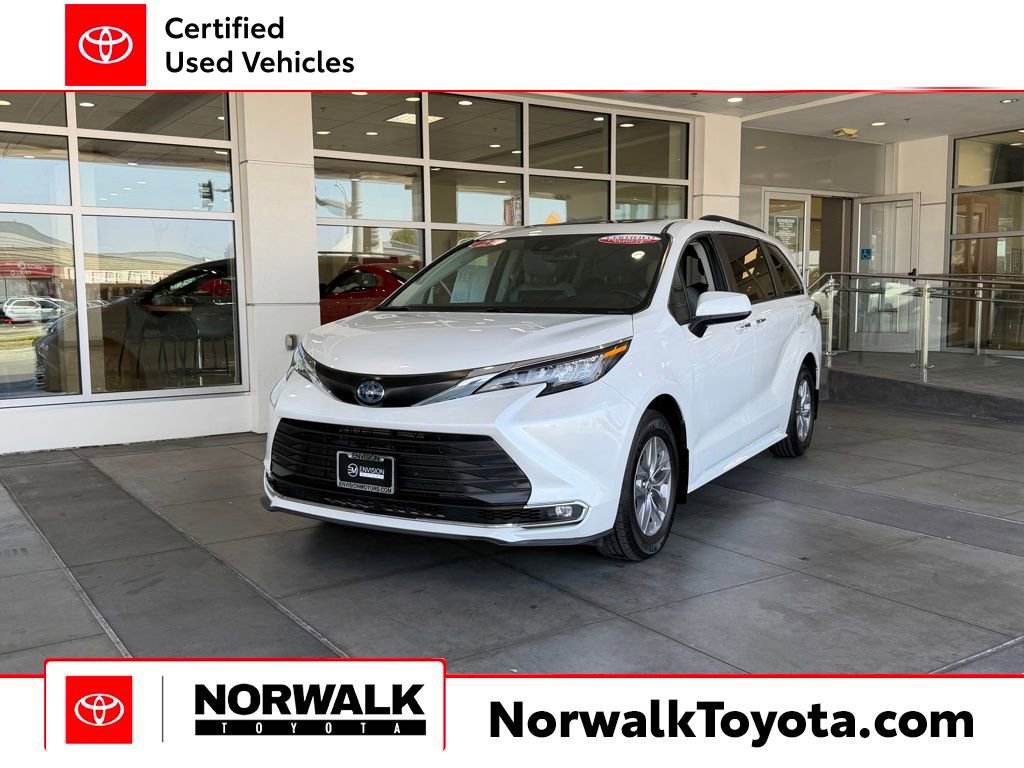 Certified 2023 Toyota Sienna XLE