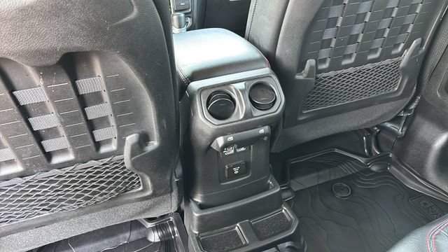 Used 2022 Jeep Wrangler Unlimited Rubicon w/ Xtreme Recon 35" Tire Package AWD/4WD image 19