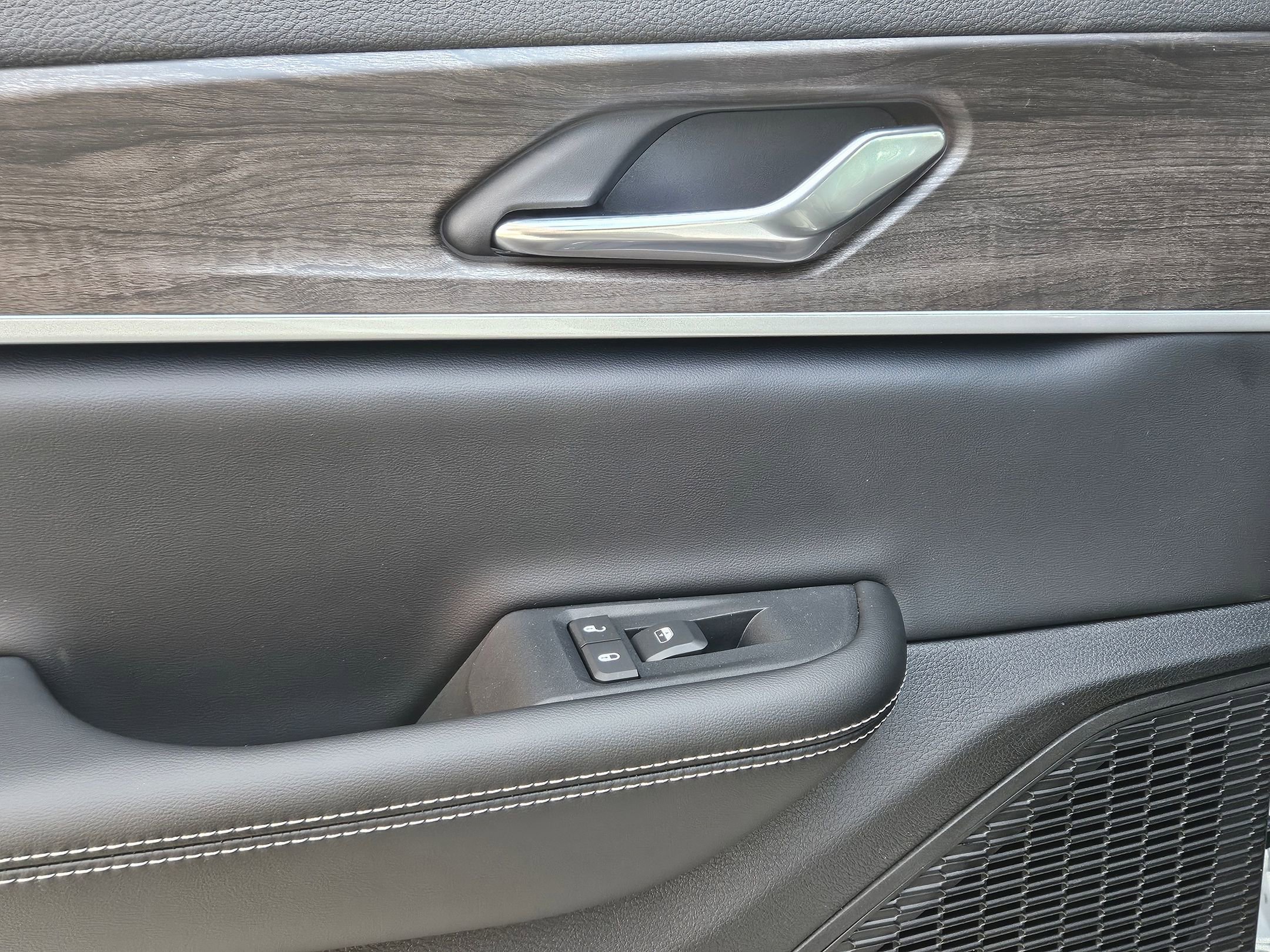 New 2026 Jeep Grand Cherokee Altitude AWD/4WD image 22