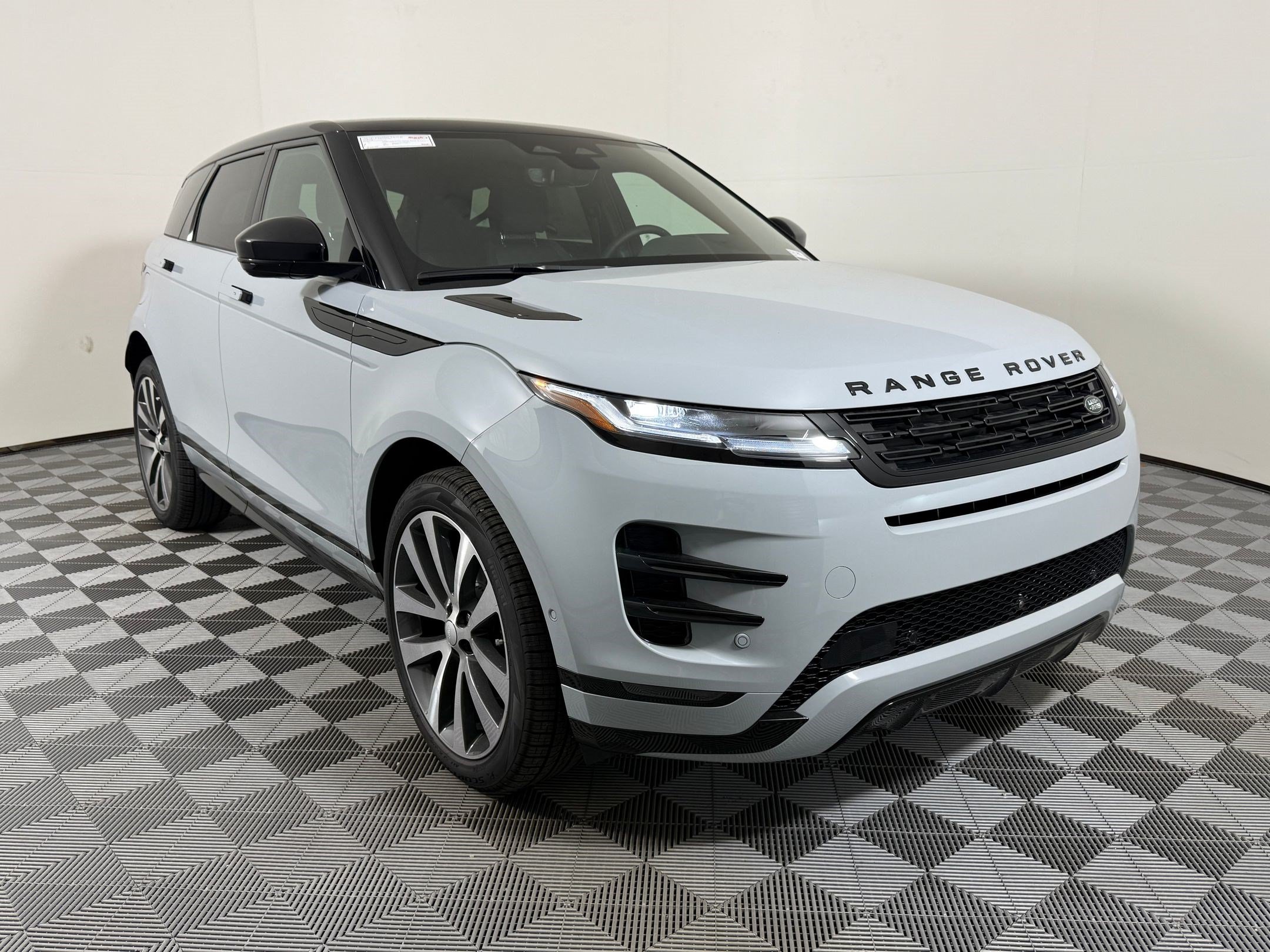 New 2026 Land Rover Range Rover Evoque Hoxton AWD/4WD image 7