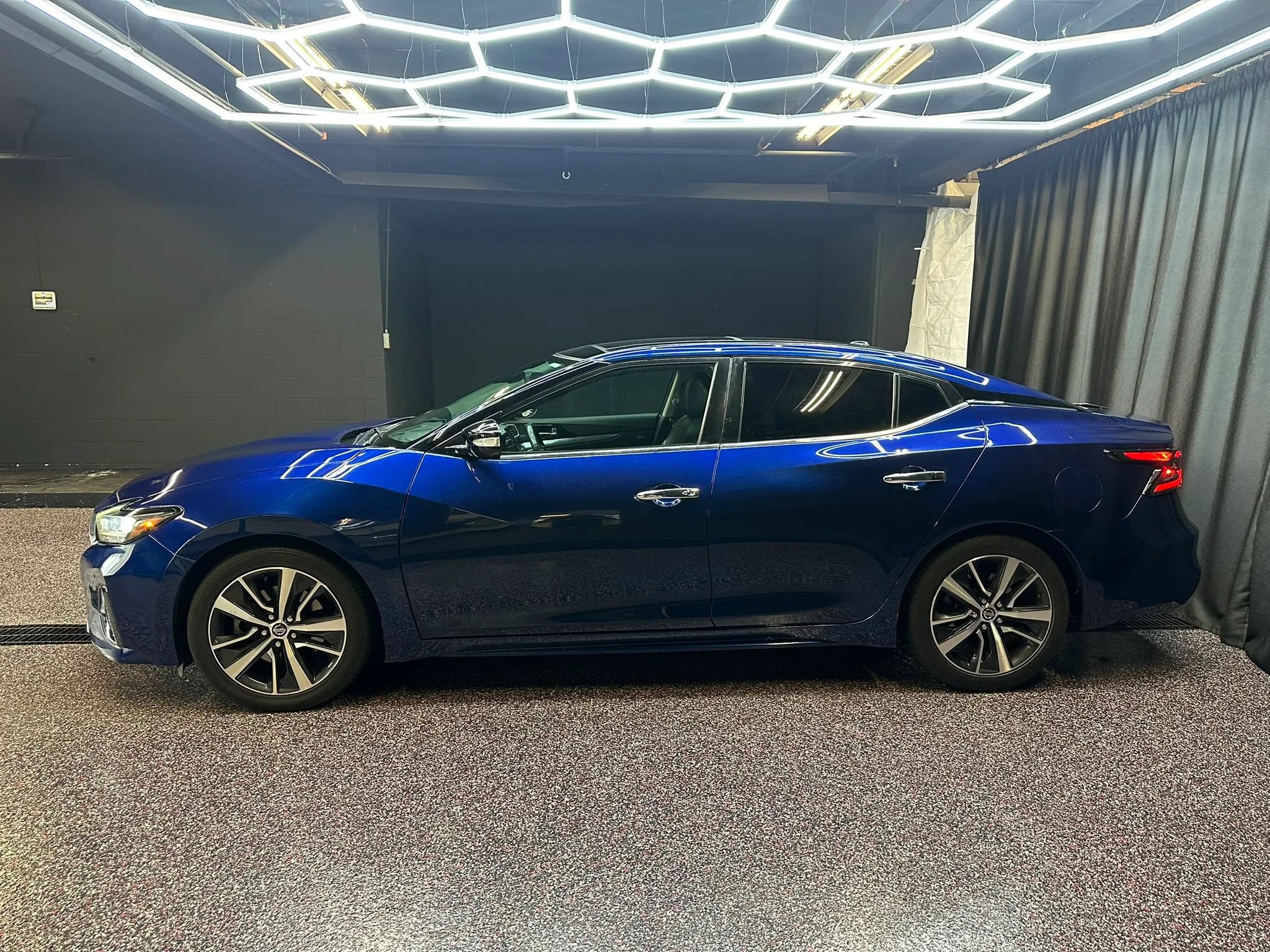 Used 2020 Nissan Maxima 3.5 SL w/ Floor Mat Group FWD image 4