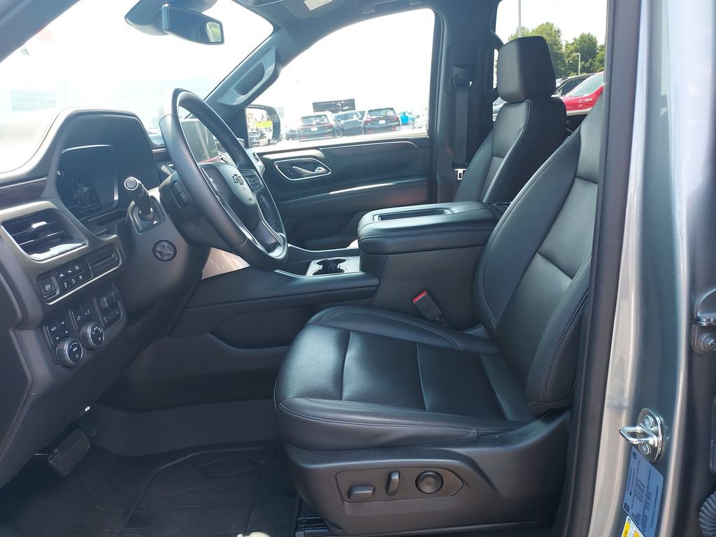 Used 2023 Chevrolet Tahoe Z71 w/ Z71 Off-Road Package AWD/4WD image 13
