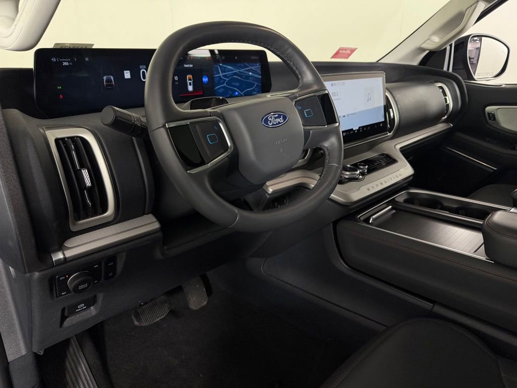Used 2025 Ford Expedition Active AWD/4WD image 15