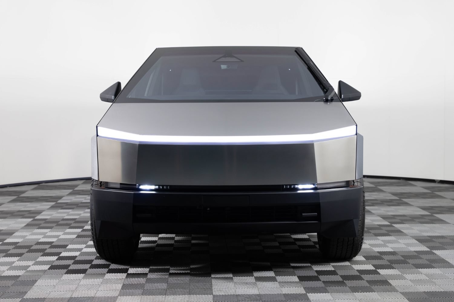 Used 2026 Tesla Cybertruck AWD Crew Cab image 11