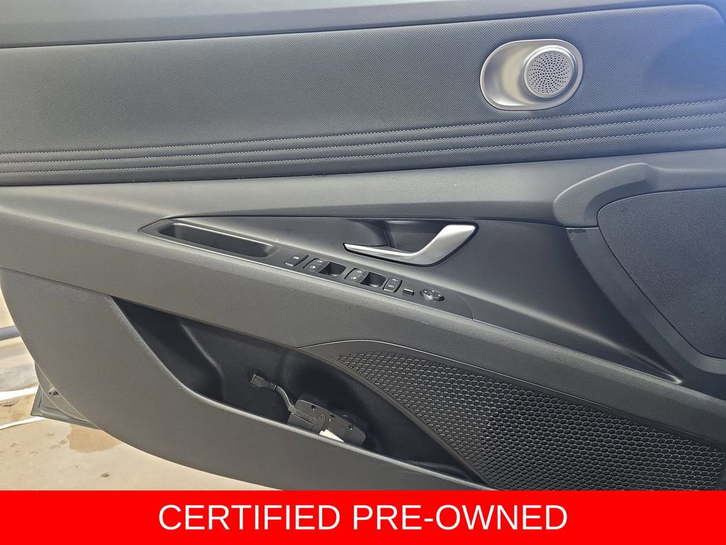 Certified 2025 Hyundai Elantra SEL w/ Cargo Package FWD image 27