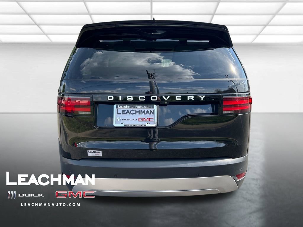 Used 2025 Land Rover Discovery S image 5