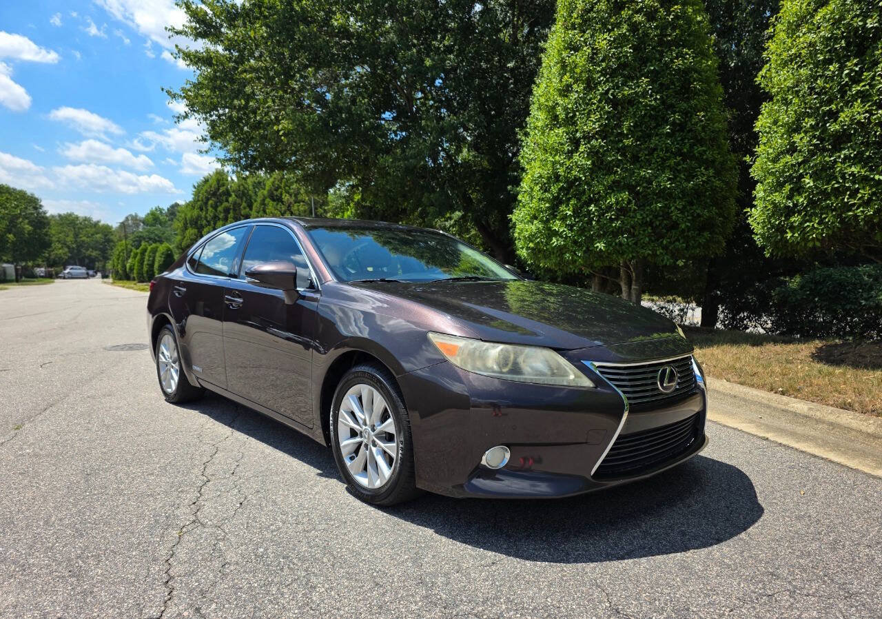 Used 2013 Lexus ES 300h w/ Premium Pkg FWD image 7