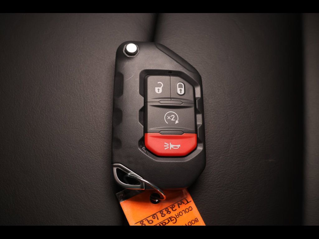 Used 2022 Jeep Gladiator Sport AWD/4WD image 6