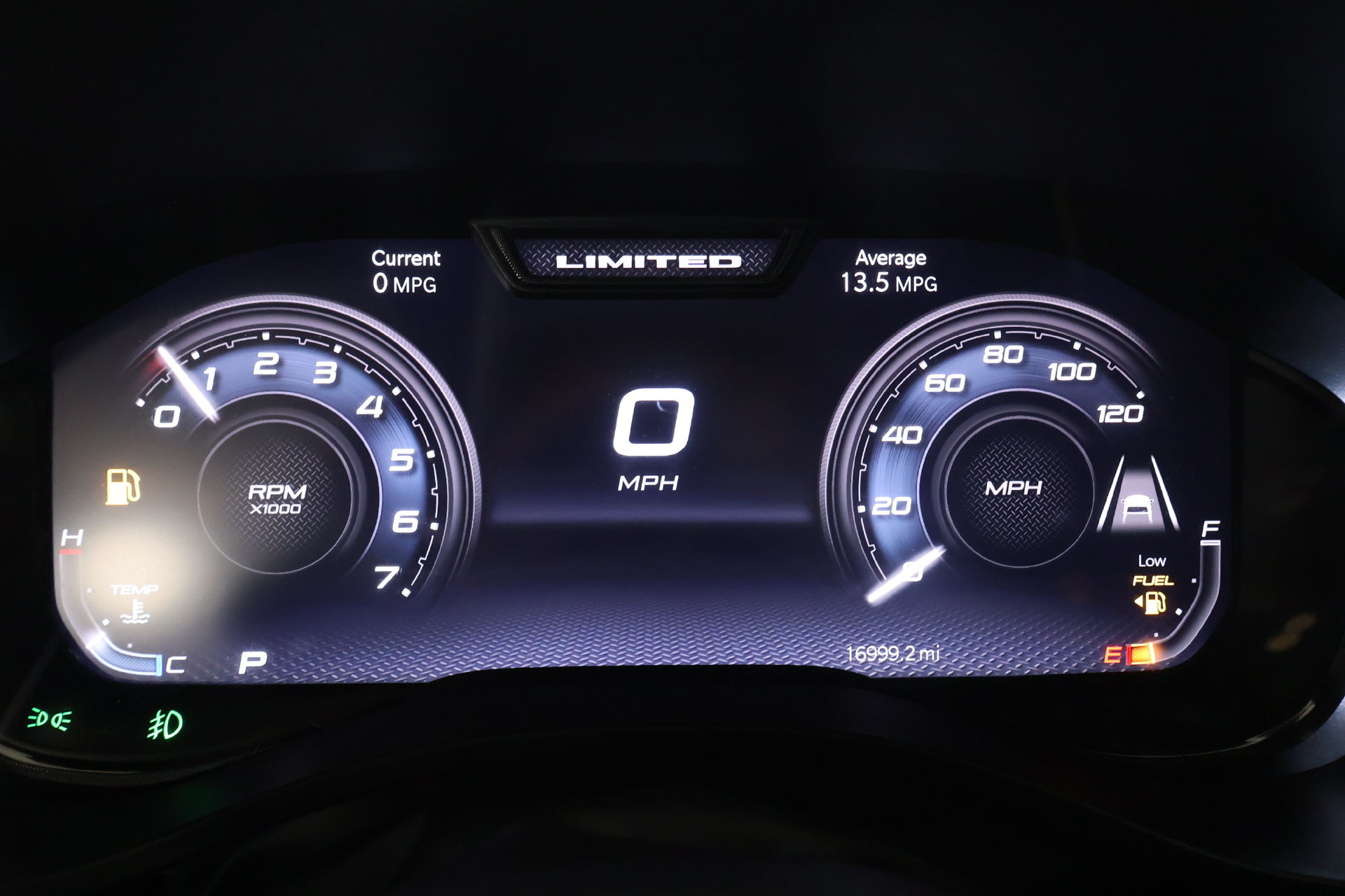 Used 2025 RAM 1500 Limited AWD/4WD image 4