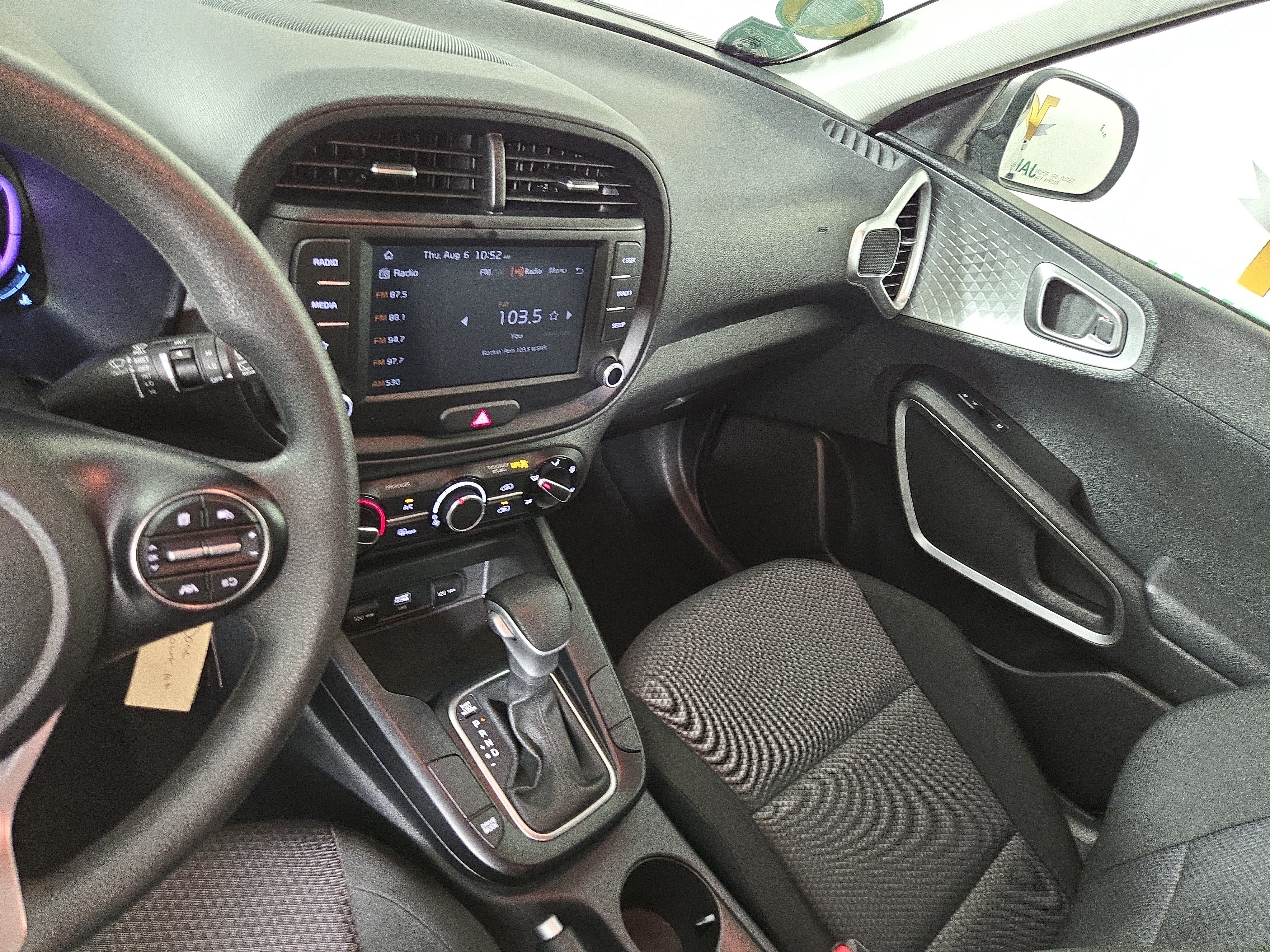 Used 2025 Kia Soul LX w/ LX Technology Package FWD image 23
