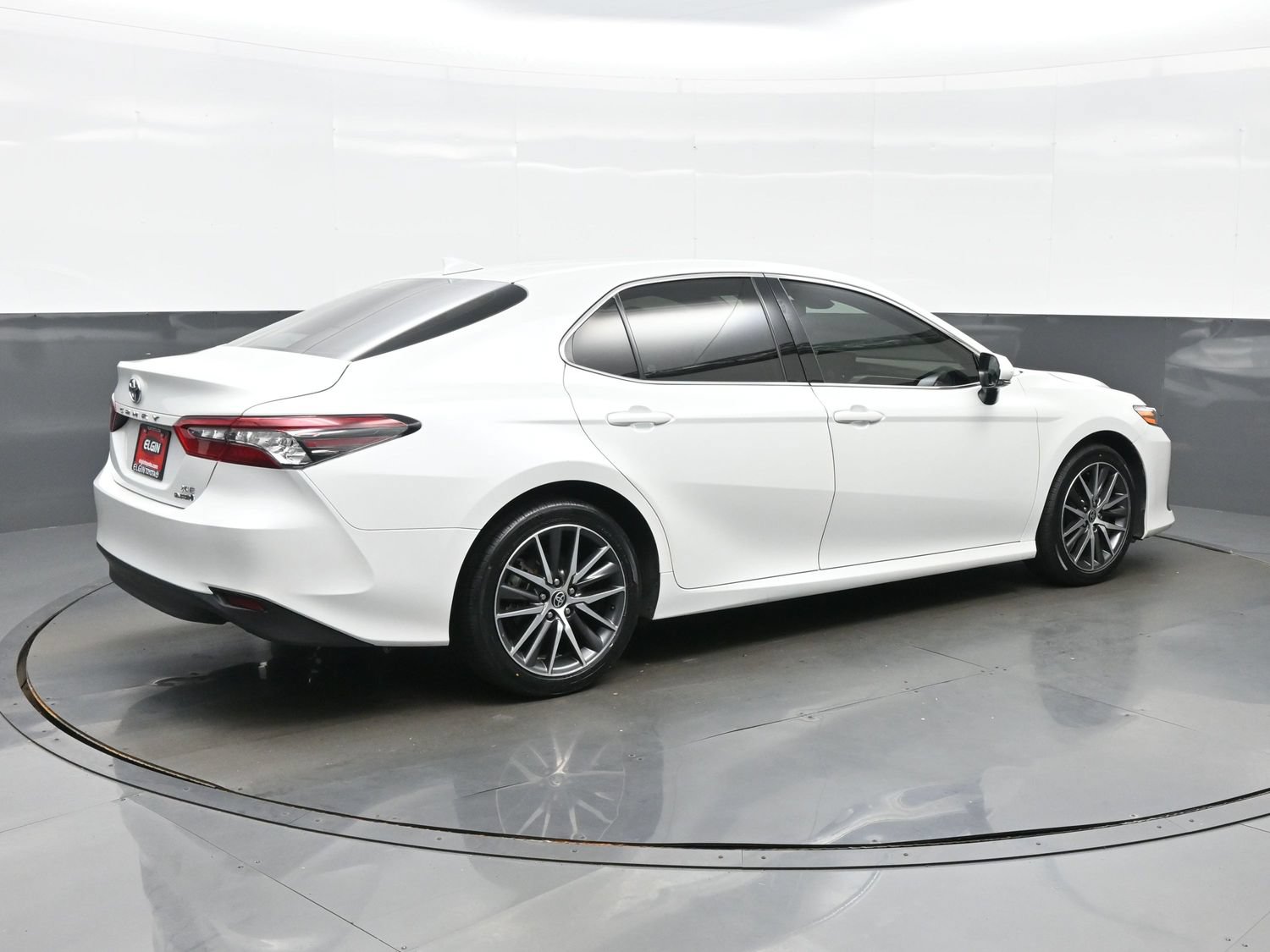 Used 2024 Toyota Camry XLE FWD image 6
