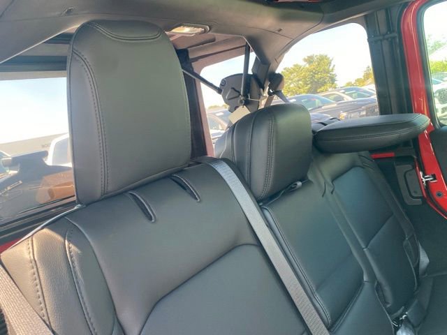 New 2025 Jeep Wrangler Sahara image 34