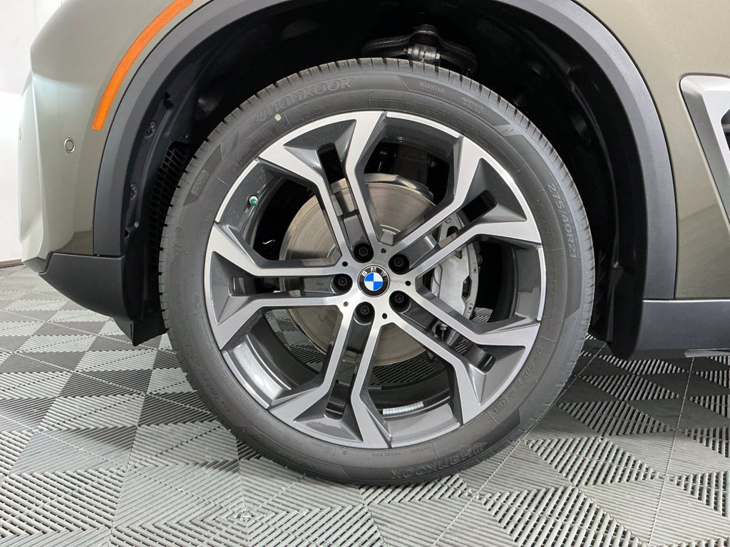New 2026 BMW X5 xDrive40i w/ Climate Comfort Package AWD/4WD image 34