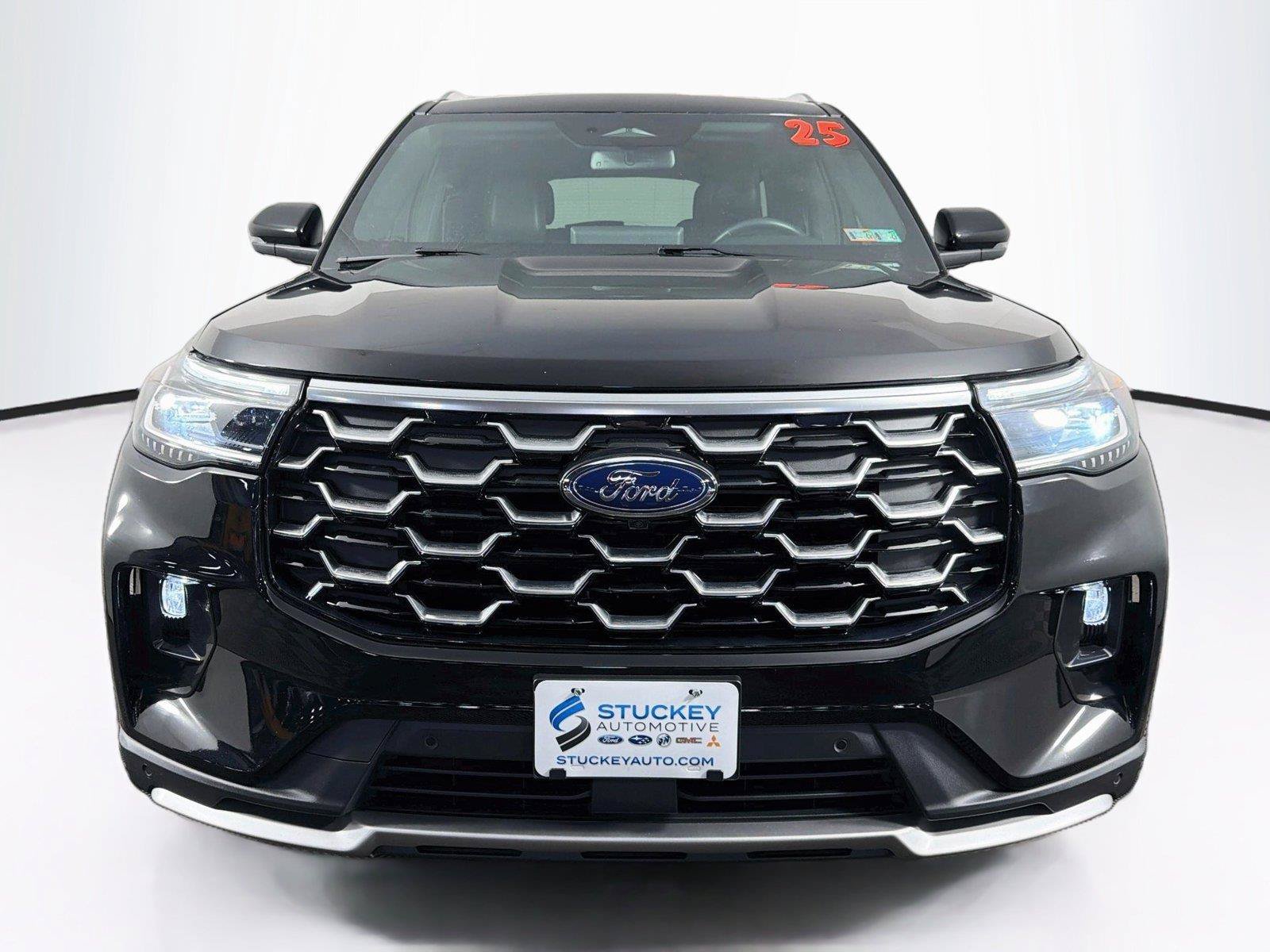 Used 2025 Ford Explorer Platinum w/ Ultimate Package AWD/4WD image 6