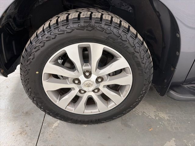 Used 2011 Toyota Sequoia Limited AWD/4WD image 4