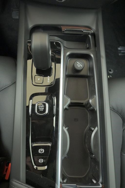 New 2026 Volvo V60 B5 Cross Country Plus w/ Protection Package Premier image 33