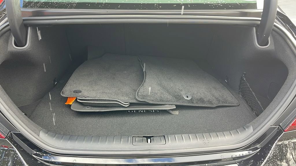 Used 2025 Genesis G70 2.5T image 29