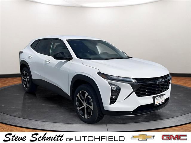Used 2025 Chevrolet Trax RS w/ Driver Confidence Package image 2