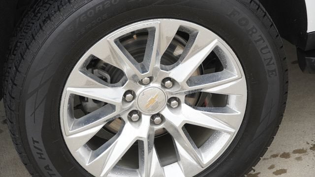 Used 2024 Chevrolet Suburban Premier AWD/4WD image 11