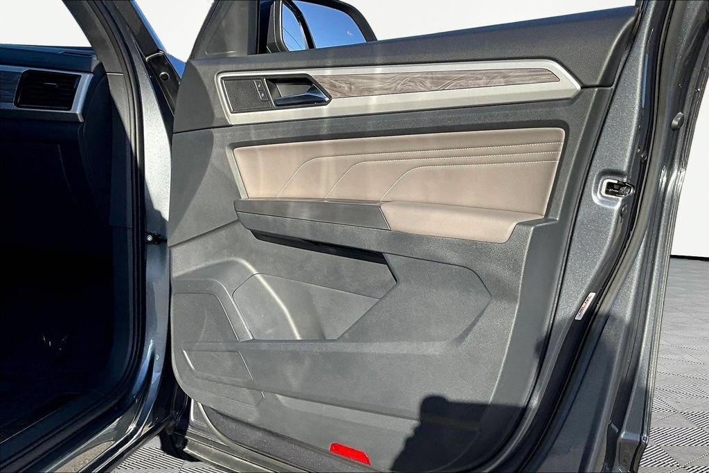 Used 2023 Volkswagen Atlas Cross Sport SE FWD image 28
