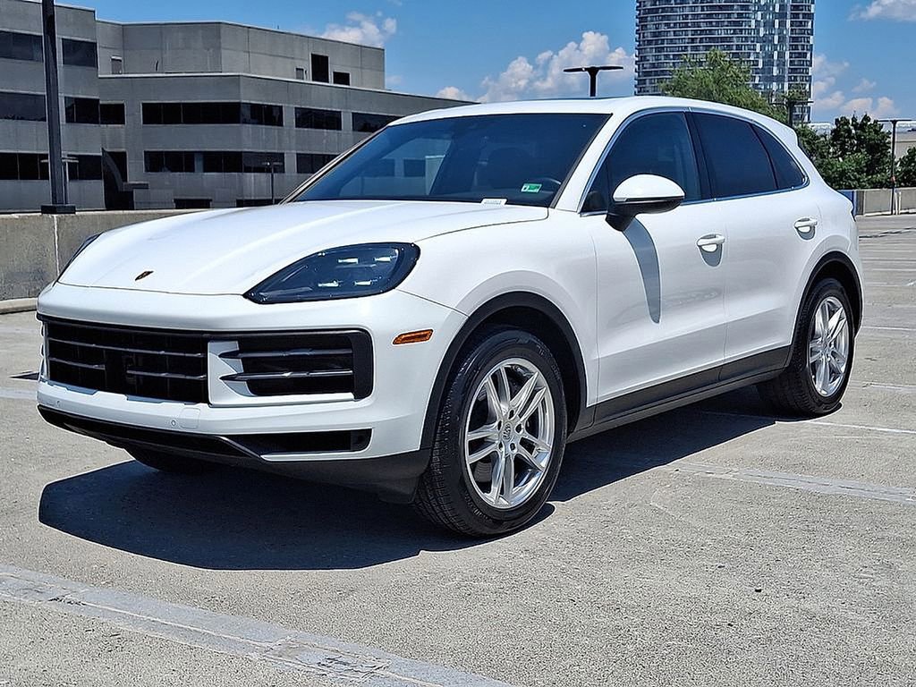 Certified 2024 Porsche Cayenne image 1
