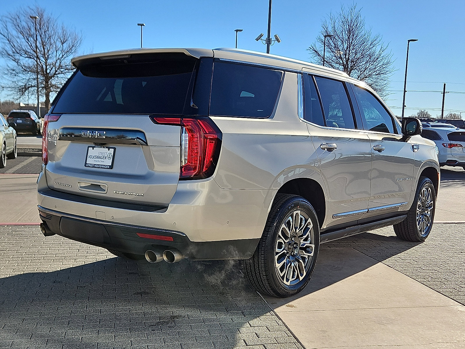 Used 2024 GMC Yukon Denali Ultimate image 3