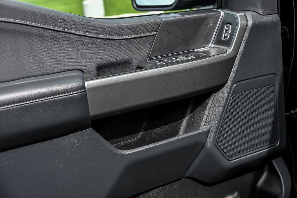 Used 2021 Ford Explorer King Ranch w/ Premium Technology Package AWD/4WD image 13