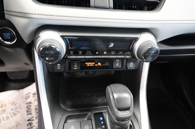 Used 2021 Toyota RAV4 XLE w/ Convenience Package AWD/4WD image 18