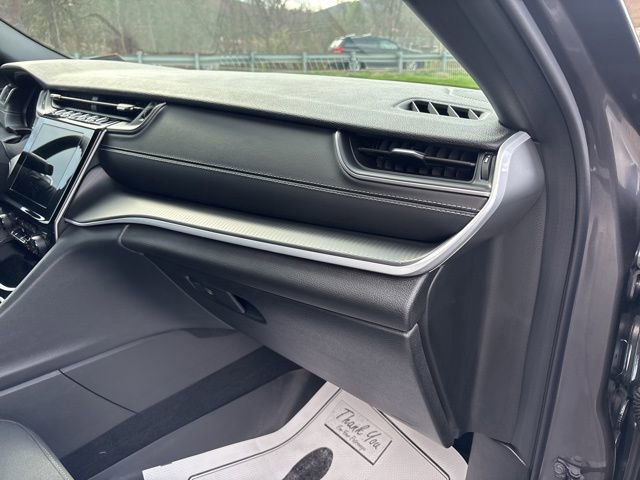 Used 2025 Jeep Grand Cherokee Laredo w/ Luxury Tech Group I image 20