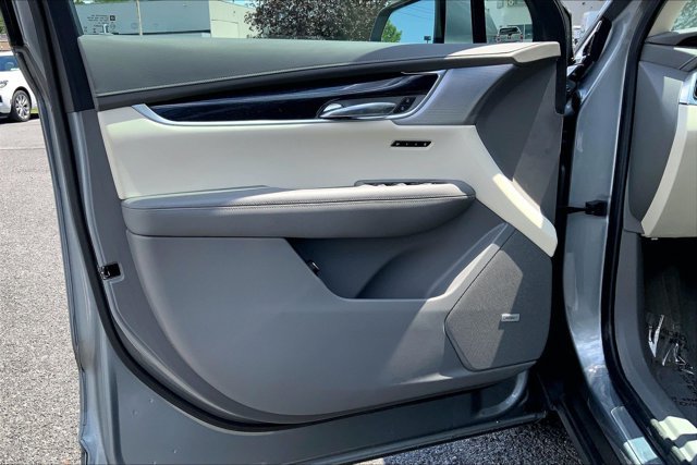 Used 2024 Cadillac XT6 Premium Luxury w/ LPO, Floor Liner Package AWD/4WD image 23