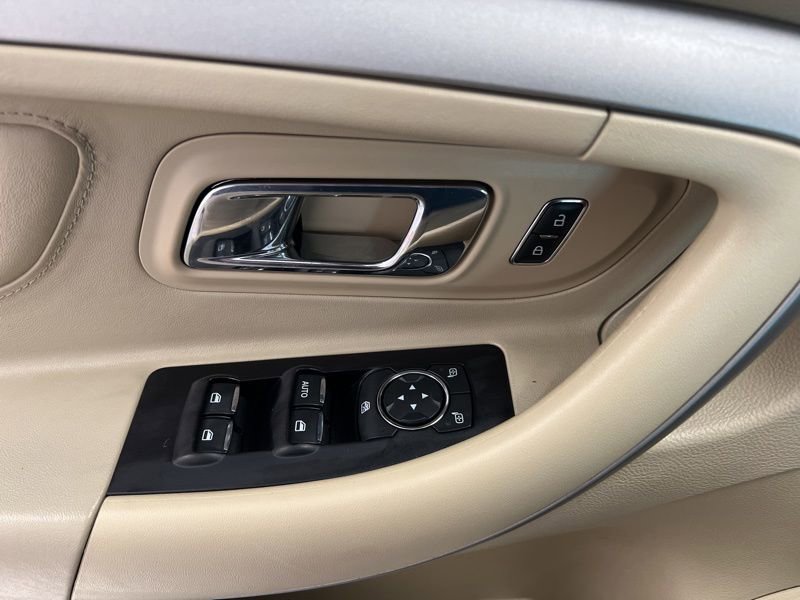 Used 2019 Ford Taurus SE FWD image 19