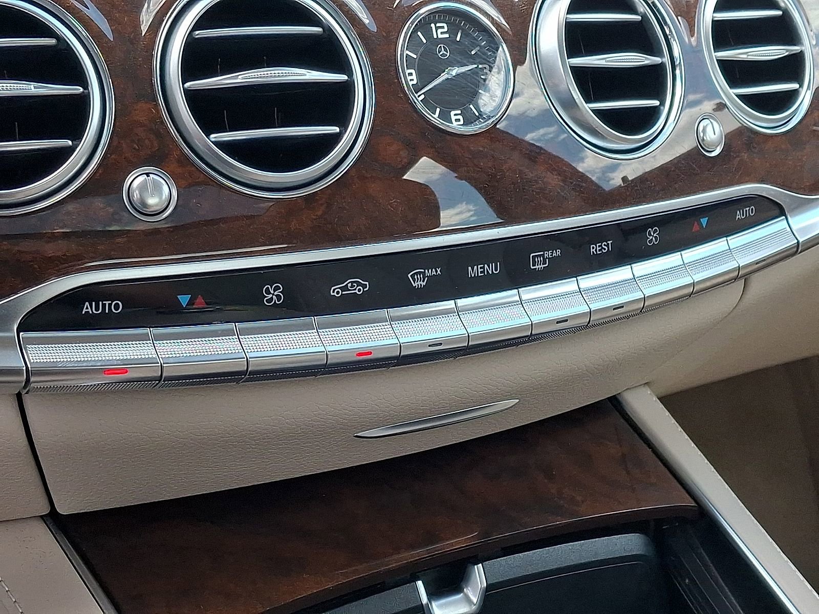 Used 2014 Mercedes-Benz S 550 Sedan image 16
