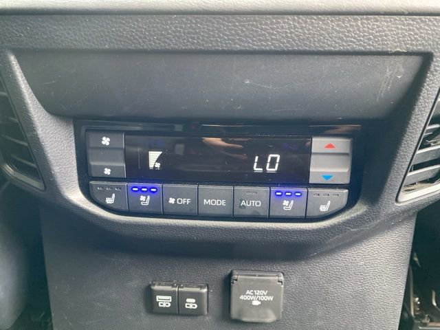 Certified 2025 Toyota Sequoia Platinum image 28