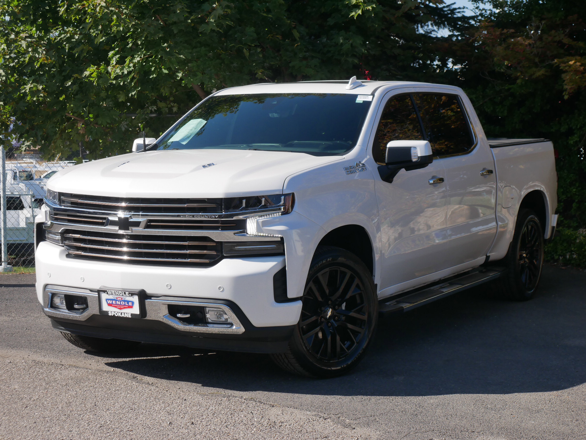 Used 2021 Chevrolet Silverado 1500 High Country w/ Technology Package image 2