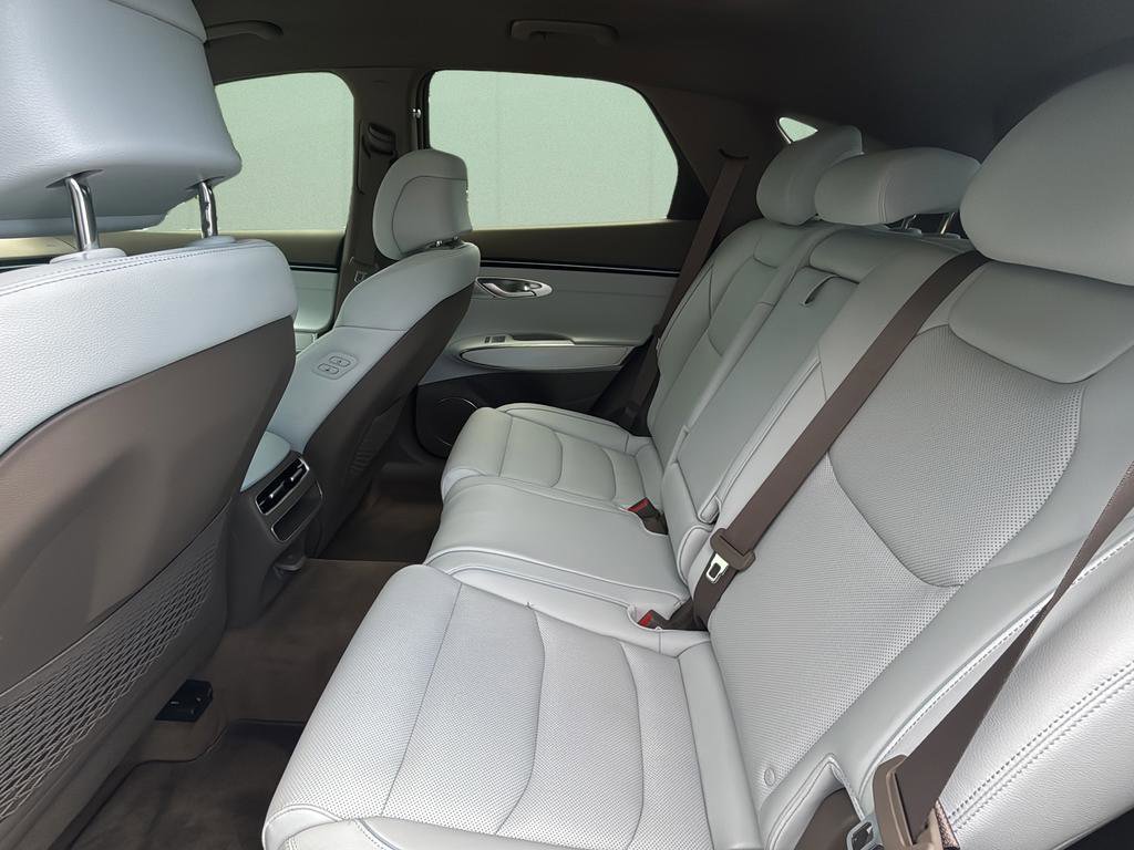 Certified 2026 Genesis GV70 2.5T Advanced AWD/4WD image 21