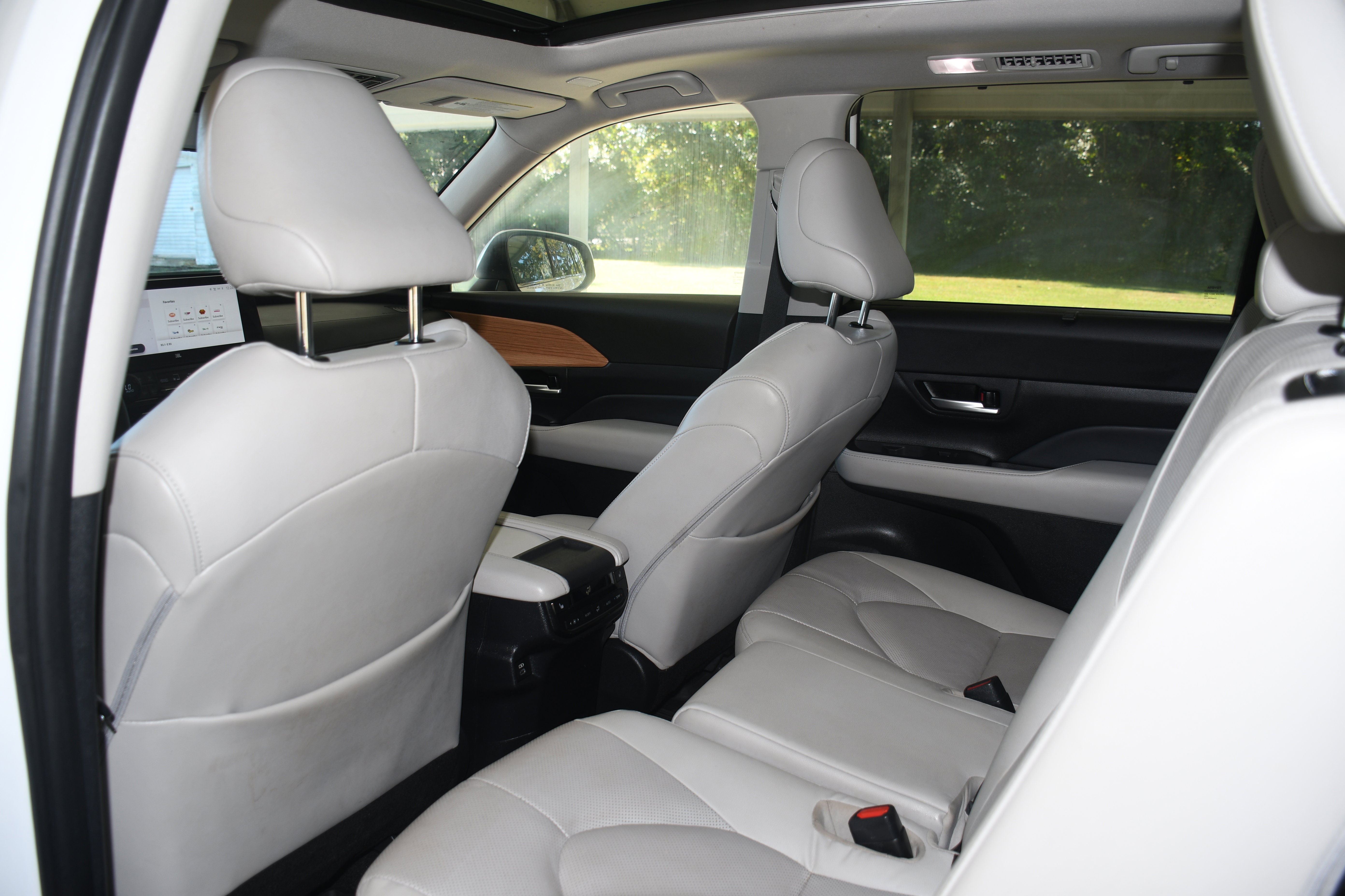 Used 2024 Toyota Grand Highlander Limited image 17