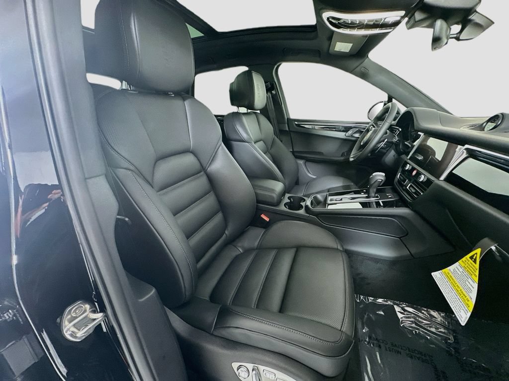 New 2026 Porsche Macan AWD/4WD image 30