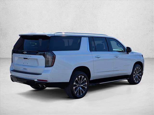 Used 2025 Chevrolet Suburban High Country image 5