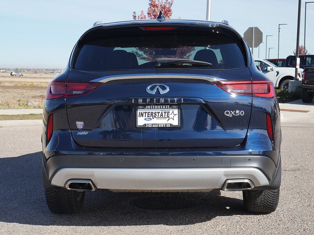 Used 2023 INFINITI QX50 Luxe AWD/4WD image 4