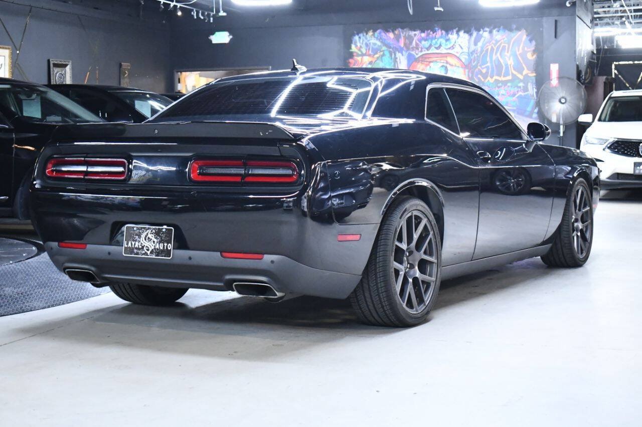 Used 2018 Dodge Challenger R/T w/ Driver Convenience Group RWD image 8