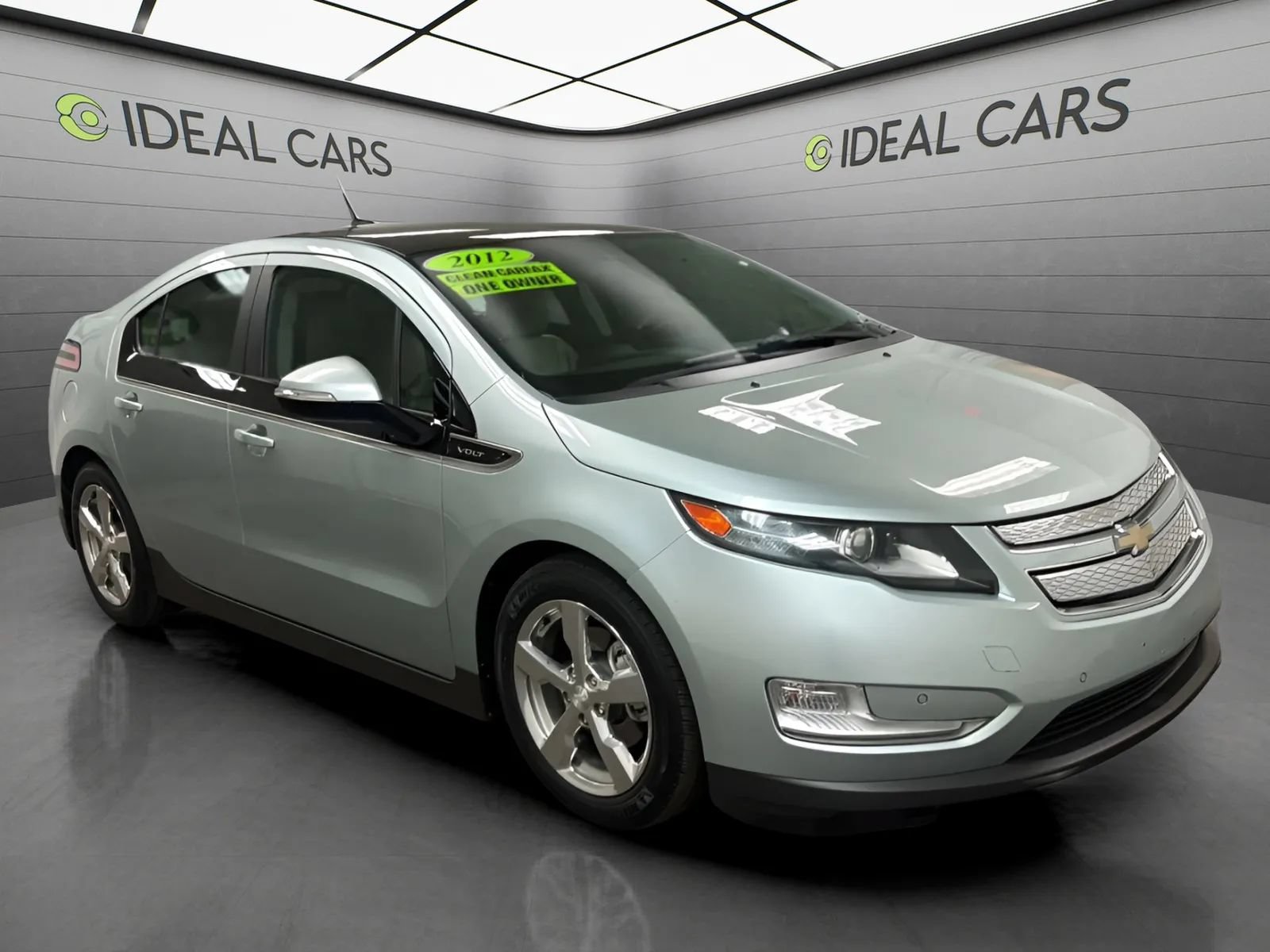 Used 2012 Chevrolet Volt Premium w/ Premium Trim Package FWD image 3