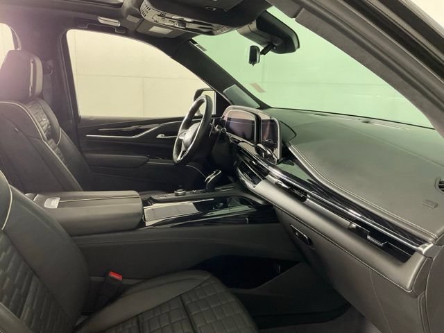Used 2024 Cadillac Escalade V w/ LPO, ONYX Package AWD/4WD image 29