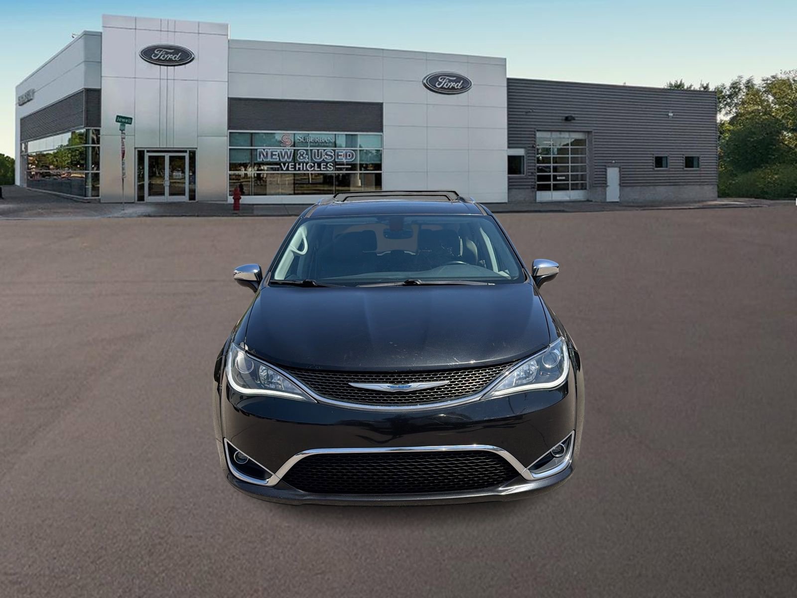 Used 2018 Chrysler Pacifica Limited FWD image 3