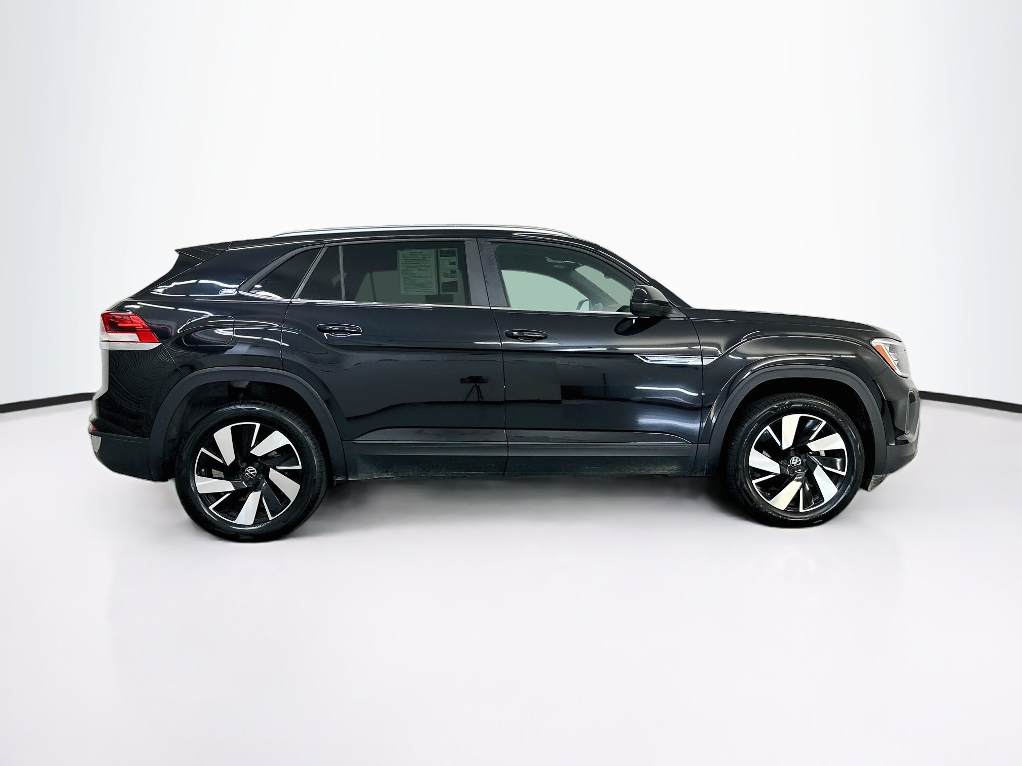 Used 2025 Volkswagen Atlas Cross Sport SE AWD/4WD image 10